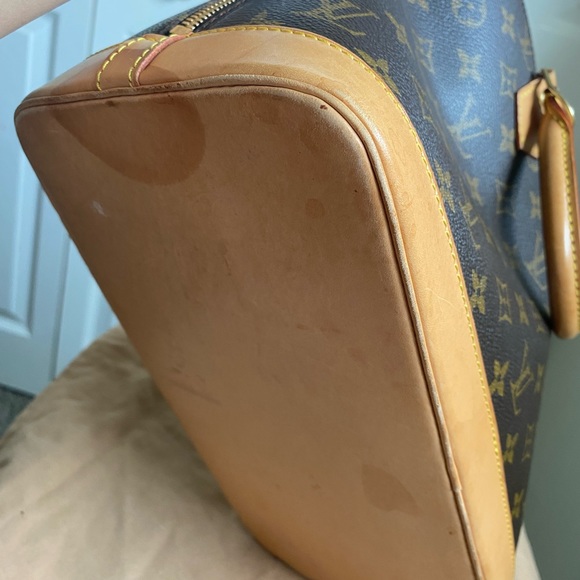 LV Alma Monogram - Picture 11 of 15